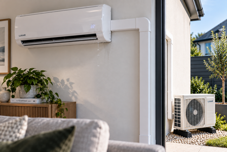 Wall mounted air conditioner leaking water from condensate drainage problem